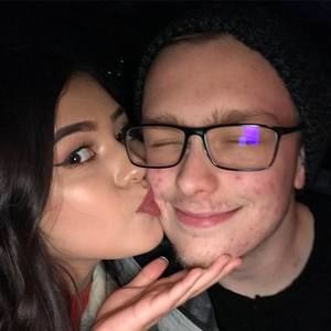 Meet your Posher, Sam